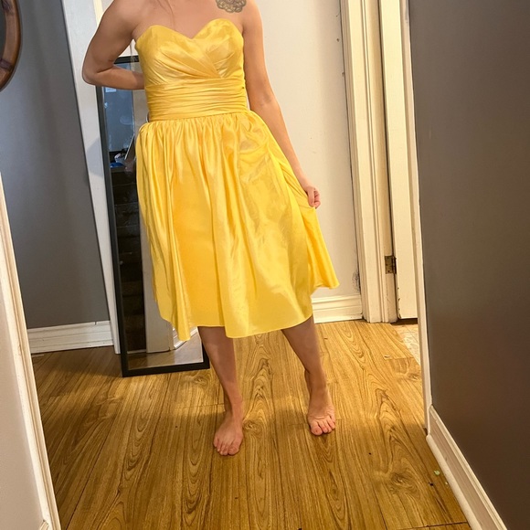 Vintage Style Yellow Party Dress - Picture 3 of 6